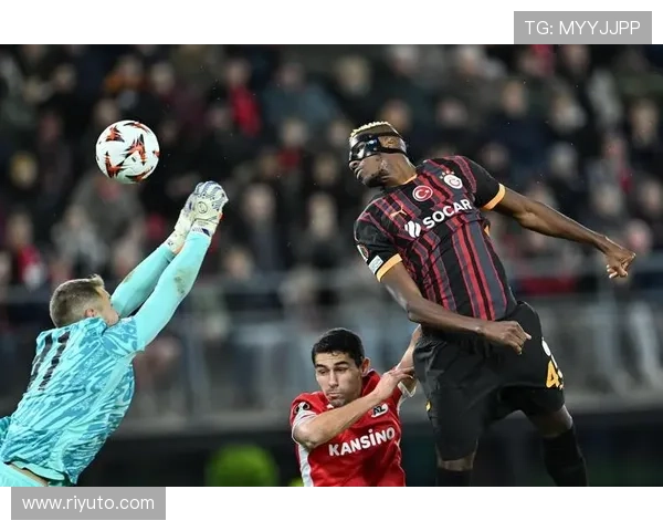 曼联锋线效率问题显现,对赛季走势形成制约 曼联锋线效率问题显现,对赛季走势形成制约